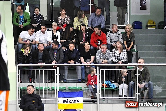 Zdjęcie w galerii na portalu naszraciborz.pl: Lunatycy mistrzem Raciborskiej Ligi Piłki Siatkowej. Sebastian Świderski gościem finału wiadomości z regionu