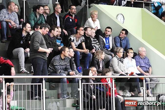 Zdjęcie w galerii na portalu naszraciborz.pl: Lunatycy mistrzem Raciborskiej Ligi Piłki Siatkowej. Sebastian Świderski gościem finału wiadomości z regionu