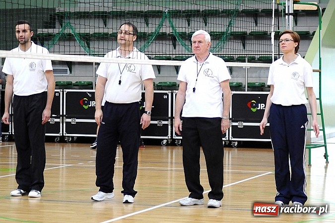 Zdjęcie w galerii na portalu naszraciborz.pl: Lunatycy mistrzem Raciborskiej Ligi Piłki Siatkowej. Sebastian Świderski gościem finału wiadomości z regionu