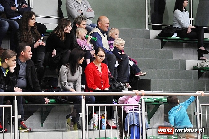 Zdjęcie w galerii na portalu naszraciborz.pl: Lunatycy mistrzem Raciborskiej Ligi Piłki Siatkowej. Sebastian Świderski gościem finału wiadomości z regionu