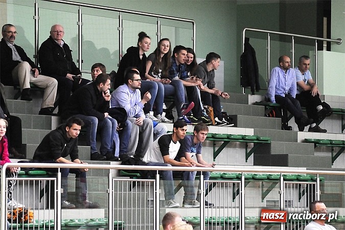 Zdjęcie w galerii na portalu naszraciborz.pl: Lunatycy mistrzem Raciborskiej Ligi Piłki Siatkowej. Sebastian Świderski gościem finału wiadomości z regionu