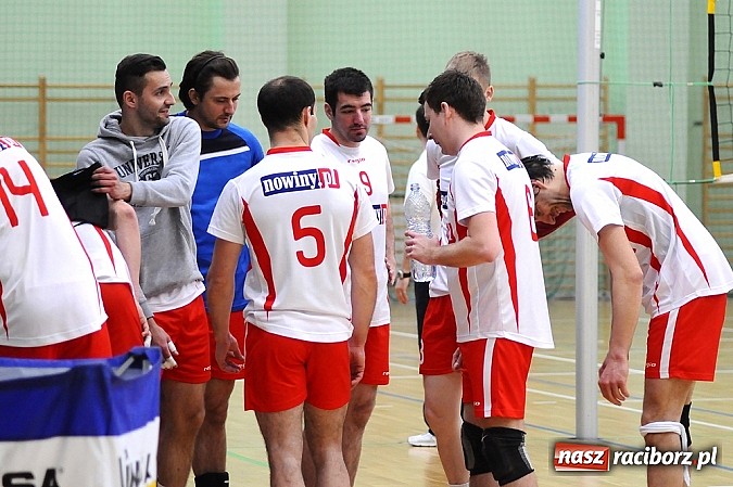 Zdjęcie w galerii na portalu naszraciborz.pl: Lunatycy mistrzem Raciborskiej Ligi Piłki Siatkowej. Sebastian Świderski gościem finału wiadomości z regionu