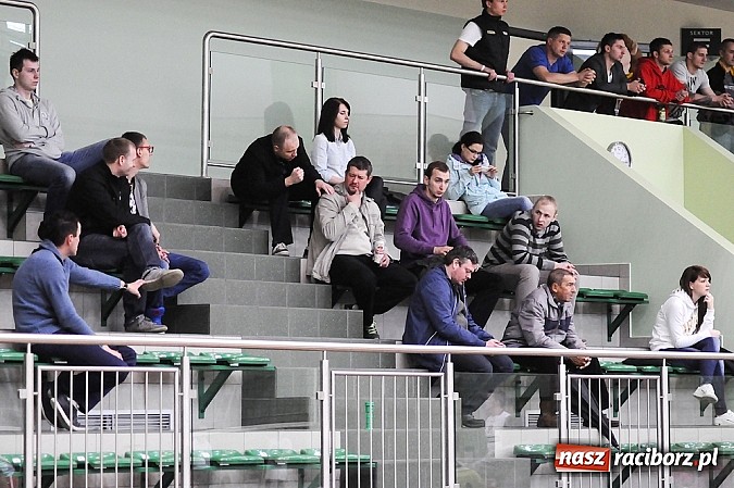 Zdjęcie w galerii na portalu naszraciborz.pl: Lunatycy mistrzem Raciborskiej Ligi Piłki Siatkowej. Sebastian Świderski gościem finału wiadomości z regionu