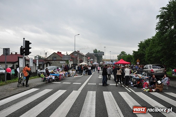 Zdjęcie w galerii na portalu naszraciborz.pl: Udany Jarmark na Granicy. Pogoda nie przestraszyła sprzedających i kupujących wiadomości z regionu