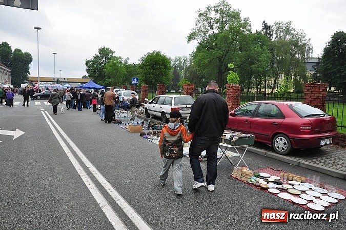 Zdjęcie w galerii na portalu naszraciborz.pl: Udany Jarmark na Granicy. Pogoda nie przestraszyła sprzedających i kupujących wiadomości z regionu