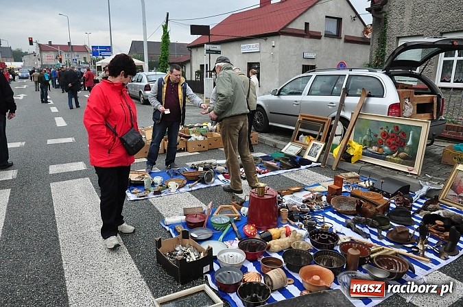 Zdjęcie w galerii na portalu naszraciborz.pl: Udany Jarmark na Granicy. Pogoda nie przestraszyła sprzedających i kupujących wiadomości z regionu