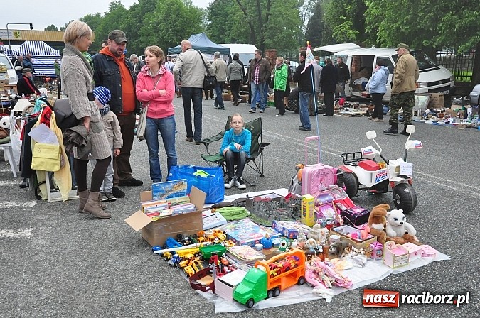 Zdjęcie w galerii na portalu naszraciborz.pl: Udany Jarmark na Granicy. Pogoda nie przestraszyła sprzedających i kupujących wiadomości z regionu
