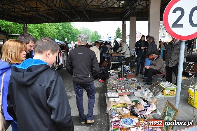 Zdjęcie w galerii na portalu naszraciborz.pl: Udany Jarmark na Granicy. Pogoda nie przestraszyła sprzedających i kupujących wiadomości z regionu