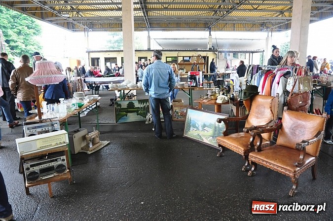Zdjęcie w galerii na portalu naszraciborz.pl: Udany Jarmark na Granicy. Pogoda nie przestraszyła sprzedających i kupujących wiadomości z regionu