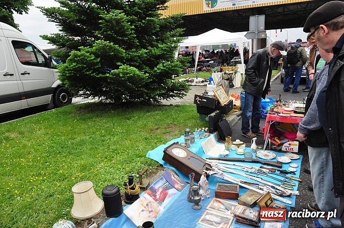Zdjęcie w galerii na portalu naszraciborz.pl: Udany Jarmark na Granicy. Pogoda nie przestraszyła sprzedających i kupujących wiadomości z regionu