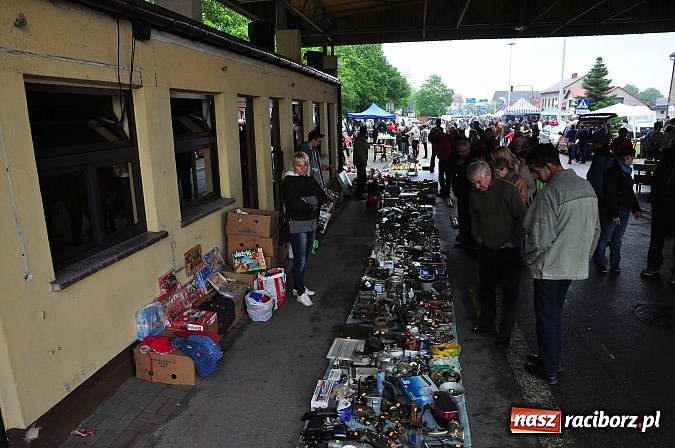 Zdjęcie w galerii na portalu naszraciborz.pl: Udany Jarmark na Granicy. Pogoda nie przestraszyła sprzedających i kupujących wiadomości z regionu