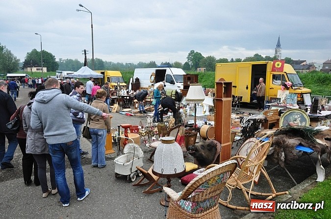 Zdjęcie w galerii na portalu naszraciborz.pl: Udany Jarmark na Granicy. Pogoda nie przestraszyła sprzedających i kupujących wiadomości z regionu