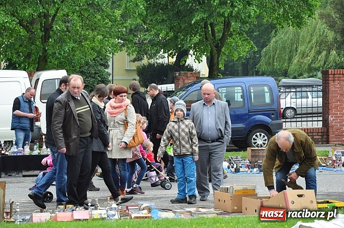 Zdjęcie w galerii na portalu naszraciborz.pl: Udany Jarmark na Granicy. Pogoda nie przestraszyła sprzedających i kupujących wiadomości z regionu