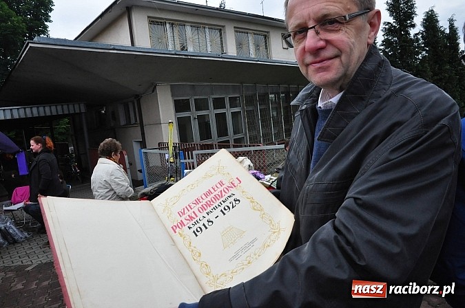 Zdjęcie w galerii na portalu naszraciborz.pl: Udany Jarmark na Granicy. Pogoda nie przestraszyła sprzedających i kupujących wiadomości z regionu