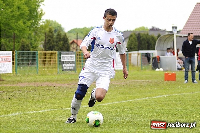 Zdjęcie w galerii na portalu naszraciborz.pl: A klasa: Krzanowice wywiozły punkt z Rud wiadomości z regionu