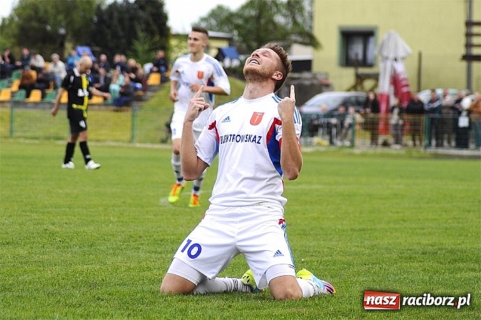 Zdjęcie w galerii na portalu naszraciborz.pl: A klasa: Krzanowice wywiozły punkt z Rud wiadomości z regionu