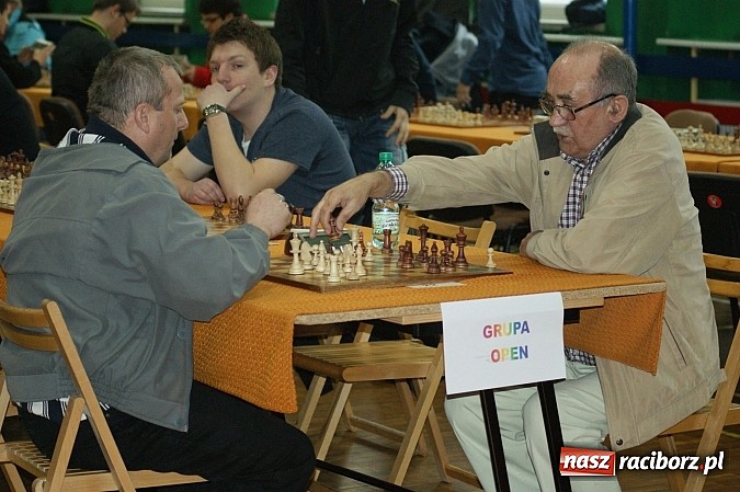 Zdjęcie w galerii na portalu naszraciborz.pl: Szachowa rywalizacja w X Memoriale im. W. Hanczarka wiadomości z regionu