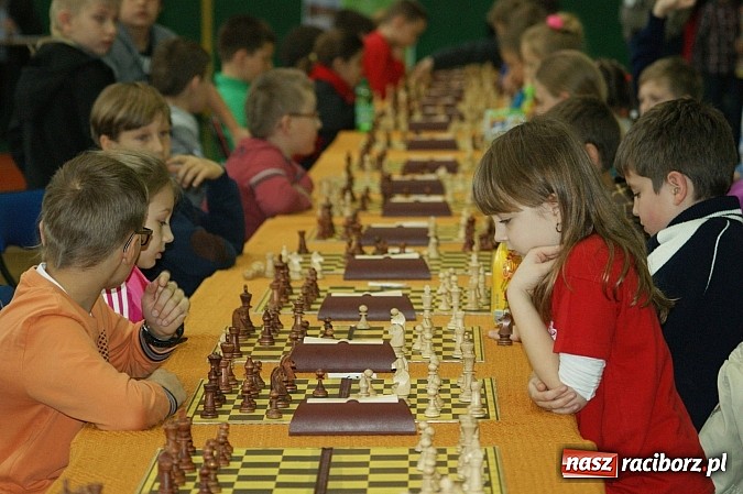Zdjęcie w galerii na portalu naszraciborz.pl: Szachowa rywalizacja w X Memoriale im. W. Hanczarka wiadomości z regionu