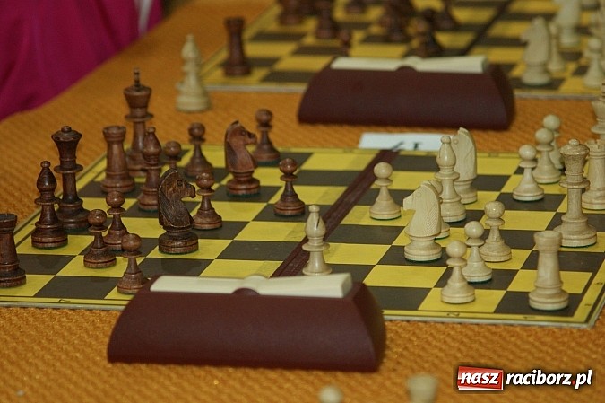 Zdjęcie w galerii na portalu naszraciborz.pl: Szachowa rywalizacja w X Memoriale im. W. Hanczarka wiadomości z regionu