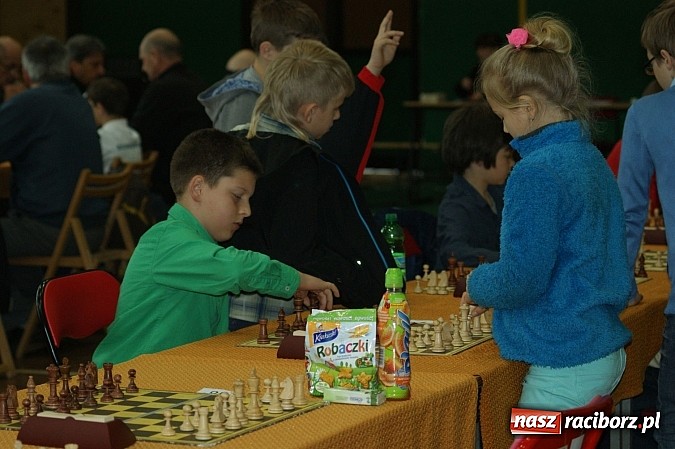 Zdjęcie w galerii na portalu naszraciborz.pl: Szachowa rywalizacja w X Memoriale im. W. Hanczarka wiadomości z regionu