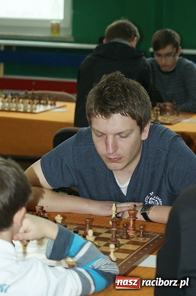 Zdjęcie w galerii na portalu naszraciborz.pl: Szachowa rywalizacja w X Memoriale im. W. Hanczarka wiadomości z regionu