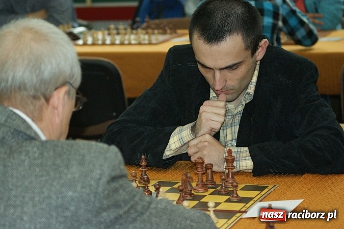 Zdjęcie w galerii na portalu naszraciborz.pl: Szachowa rywalizacja w X Memoriale im. W. Hanczarka wiadomości z regionu