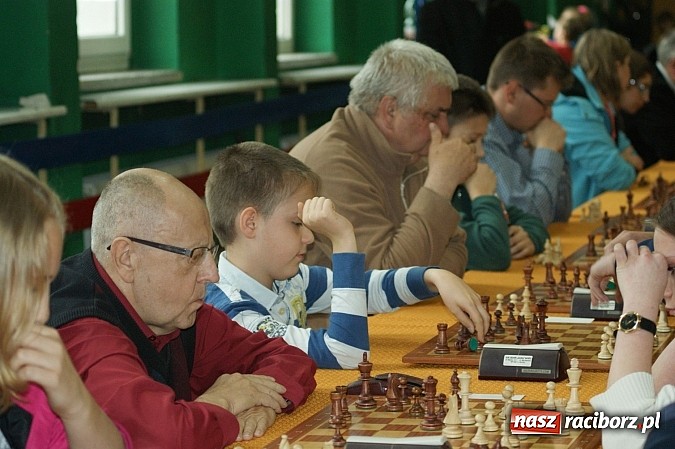 Zdjęcie w galerii na portalu naszraciborz.pl: Szachowa rywalizacja w X Memoriale im. W. Hanczarka wiadomości z regionu