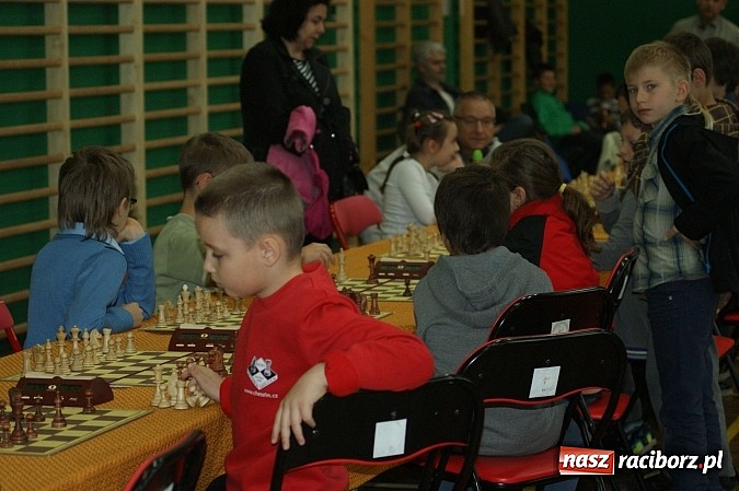 Zdjęcie w galerii na portalu naszraciborz.pl: Szachowa rywalizacja w X Memoriale im. W. Hanczarka wiadomości z regionu