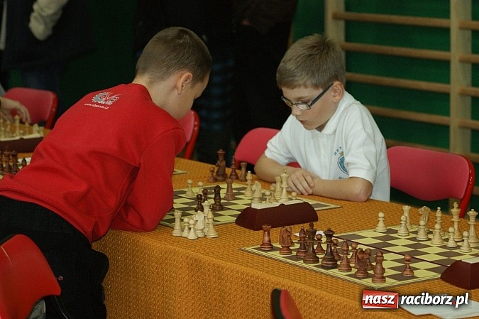 Zdjęcie w galerii na portalu naszraciborz.pl: Szachowa rywalizacja w X Memoriale im. W. Hanczarka wiadomości z regionu