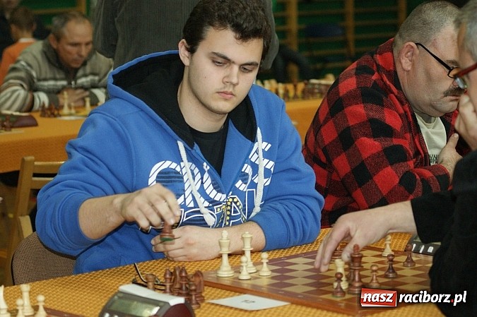 Zdjęcie w galerii na portalu naszraciborz.pl: Szachowa rywalizacja w X Memoriale im. W. Hanczarka wiadomości z regionu