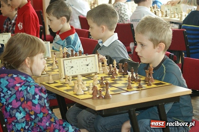 Zdjęcie w galerii na portalu naszraciborz.pl: Szachowa rywalizacja w X Memoriale im. W. Hanczarka wiadomości z regionu