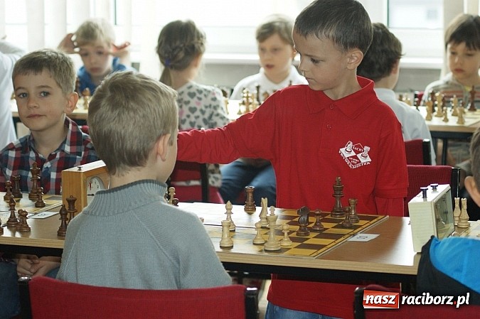 Zdjęcie w galerii na portalu naszraciborz.pl: Szachowa rywalizacja w X Memoriale im. W. Hanczarka wiadomości z regionu