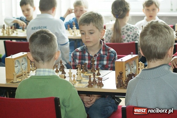 Zdjęcie w galerii na portalu naszraciborz.pl: Szachowa rywalizacja w X Memoriale im. W. Hanczarka wiadomości z regionu