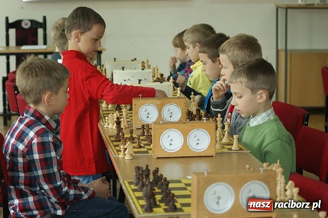Zdjęcie w galerii na portalu naszraciborz.pl: Szachowa rywalizacja w X Memoriale im. W. Hanczarka wiadomości z regionu