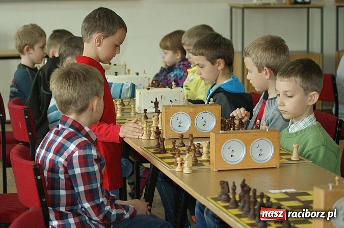 Zdjęcie w galerii na portalu naszraciborz.pl: Szachowa rywalizacja w X Memoriale im. W. Hanczarka wiadomości z regionu
