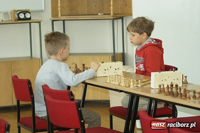 Zdjęcie w galerii na portalu naszraciborz.pl: Szachowa rywalizacja w X Memoriale im. W. Hanczarka wiadomości z regionu