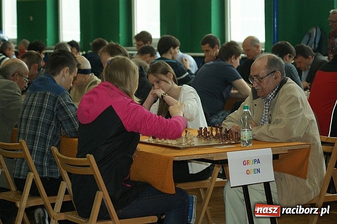 Zdjęcie w galerii na portalu naszraciborz.pl: Szachowa rywalizacja w X Memoriale im. W. Hanczarka wiadomości z regionu