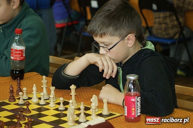 Zdjęcie w galerii na portalu naszraciborz.pl: Szachowa rywalizacja w X Memoriale im. W. Hanczarka wiadomości z regionu