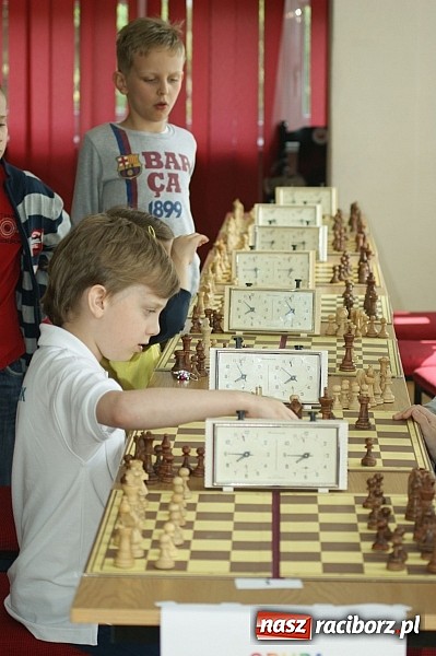 Zdjęcie w galerii na portalu naszraciborz.pl: Szachowa rywalizacja w X Memoriale im. W. Hanczarka wiadomości z regionu