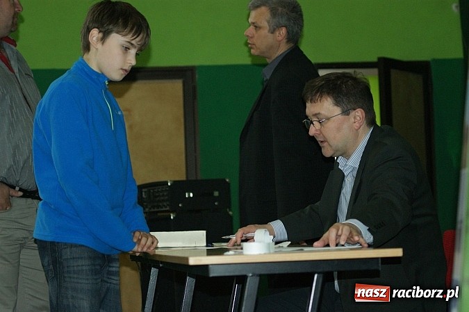 Zdjęcie w galerii na portalu naszraciborz.pl: Szachowa rywalizacja w X Memoriale im. W. Hanczarka wiadomości z regionu