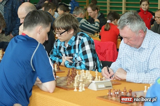 Zdjęcie w galerii na portalu naszraciborz.pl: Szachowa rywalizacja w X Memoriale im. W. Hanczarka wiadomości z regionu