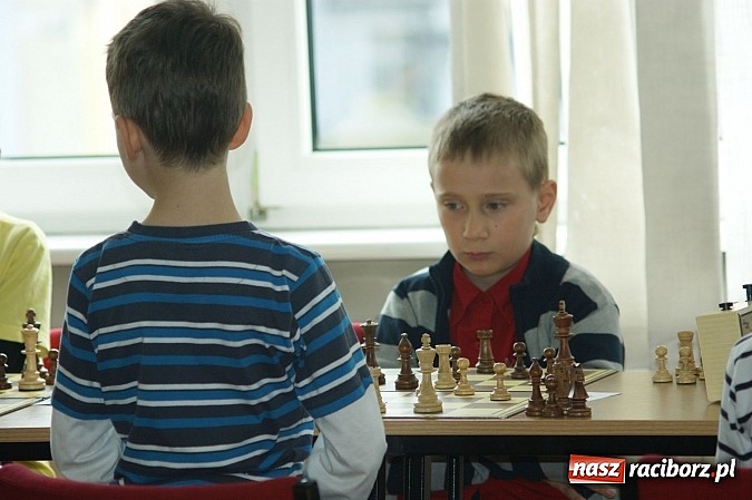 Zdjęcie w galerii na portalu naszraciborz.pl: Szachowa rywalizacja w X Memoriale im. W. Hanczarka wiadomości z regionu