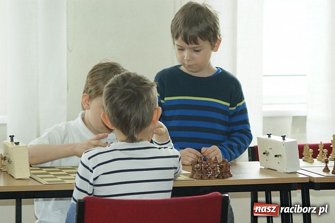 Zdjęcie w galerii na portalu naszraciborz.pl: Szachowa rywalizacja w X Memoriale im. W. Hanczarka wiadomości z regionu