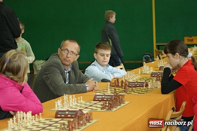 Zdjęcie w galerii na portalu naszraciborz.pl: Szachowa rywalizacja w X Memoriale im. W. Hanczarka wiadomości z regionu