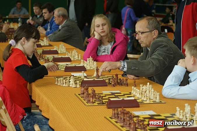 Zdjęcie w galerii na portalu naszraciborz.pl: Szachowa rywalizacja w X Memoriale im. W. Hanczarka wiadomości z regionu
