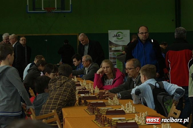 Zdjęcie w galerii na portalu naszraciborz.pl: Szachowa rywalizacja w X Memoriale im. W. Hanczarka wiadomości z regionu