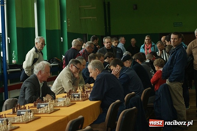 Zdjęcie w galerii na portalu naszraciborz.pl: Szachowa rywalizacja w X Memoriale im. W. Hanczarka wiadomości z regionu