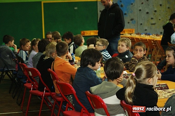 Zdjęcie w galerii na portalu naszraciborz.pl: Szachowa rywalizacja w X Memoriale im. W. Hanczarka wiadomości z regionu