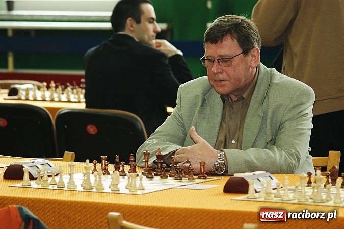 Zdjęcie w galerii na portalu naszraciborz.pl: Szachowa rywalizacja w X Memoriale im. W. Hanczarka wiadomości z regionu