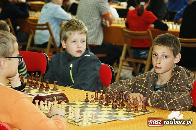 Zdjęcie w galerii na portalu naszraciborz.pl: Szachowa rywalizacja w X Memoriale im. W. Hanczarka wiadomości z regionu